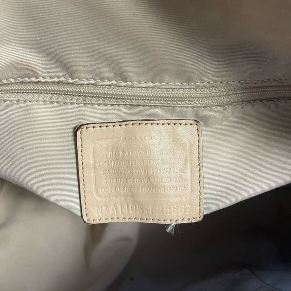 Coach F25667  Peyton Crossgrain Leather sand large Tote bag  gold tone hardwares - Picture 11 of 14